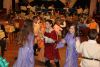 Děti ze základní školy a folklorní souborek Slatinka na obecním plese